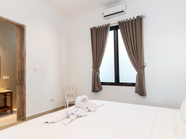 1 of the 3 bedrooms