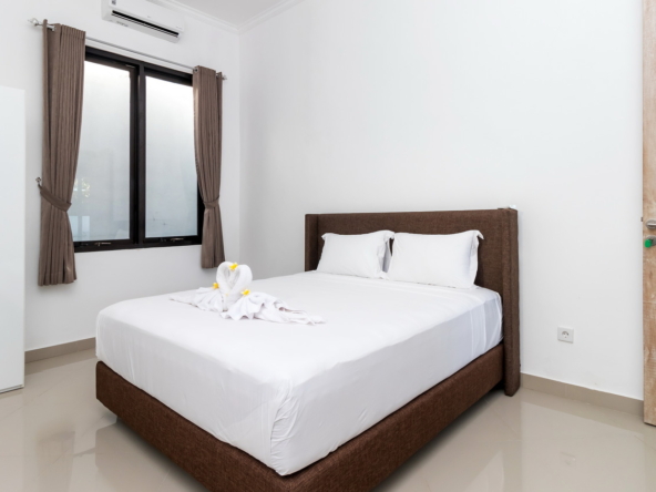 1 of the 3 bedrooms
