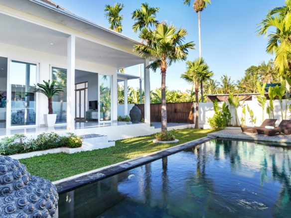 Private swimming pool villa for sale