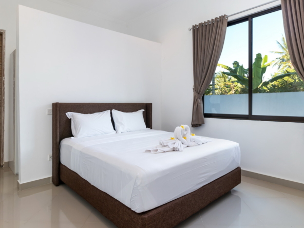 1 of the 3 bedrooms