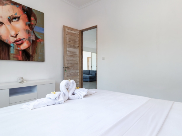 1 of the 3 bedrooms