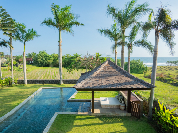 Luxurious villa for sale ocean view Bali