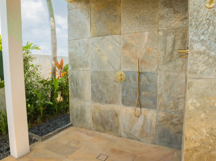 Shower in this bathroom