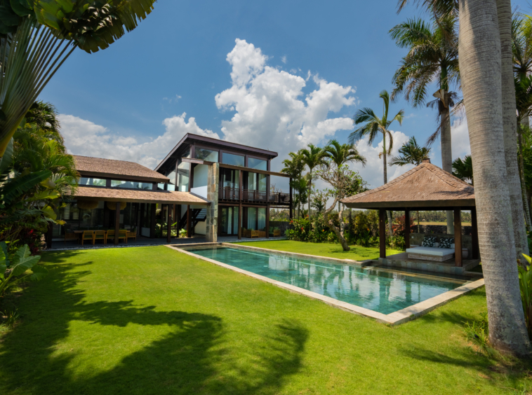 2000 square meter land