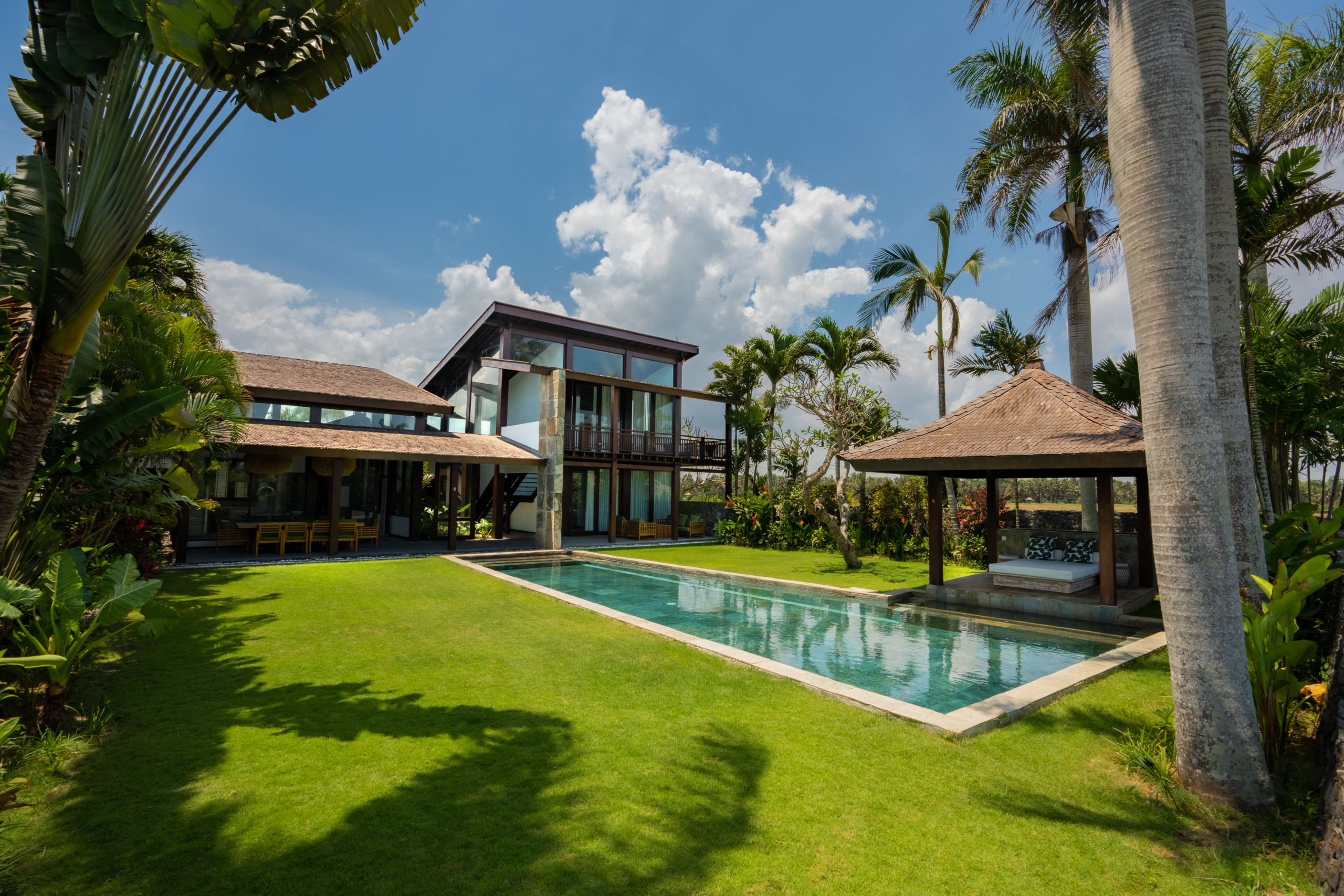 2000 square meter land