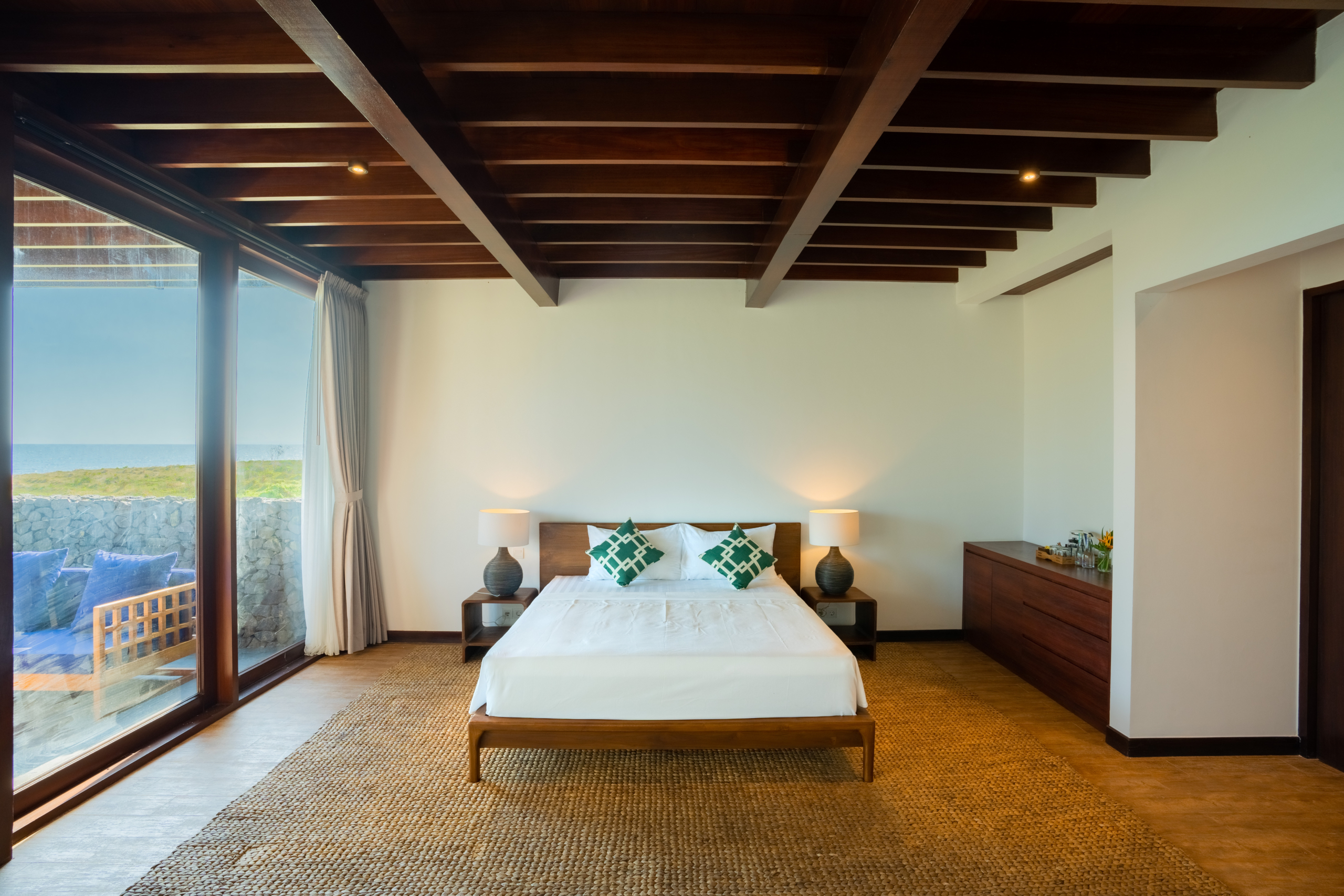 Amazing spacious bedroom