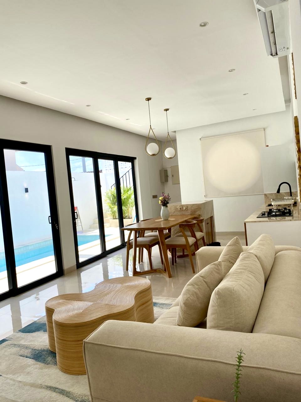 enclosed living room for sale in Babakan bali