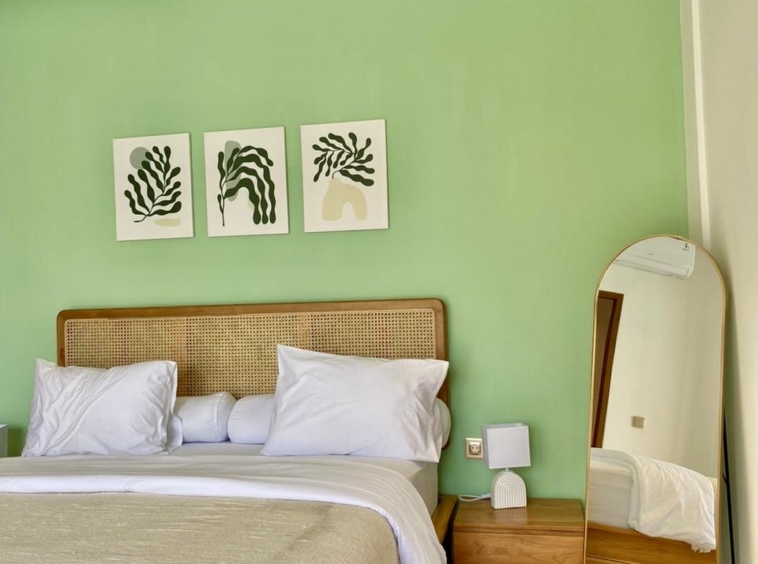 1 of the 2 ensuite bedrooms