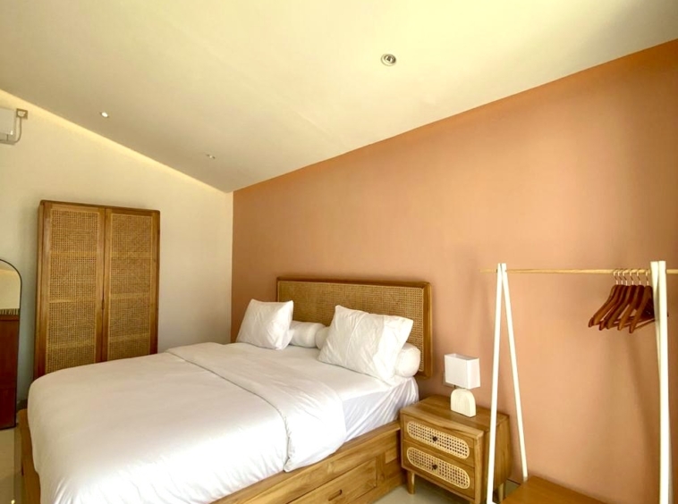1 of the 2 ensuite bedrooms