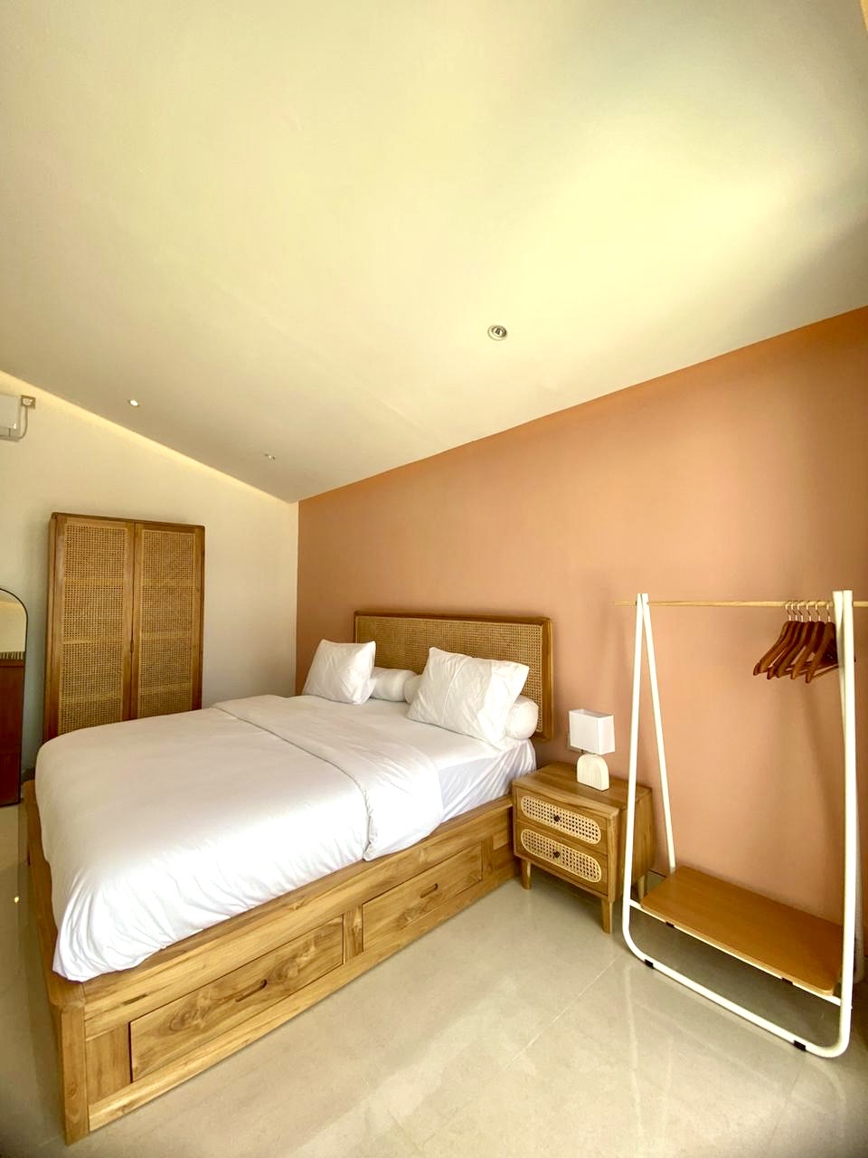 1 of the 2 ensuite bedrooms
