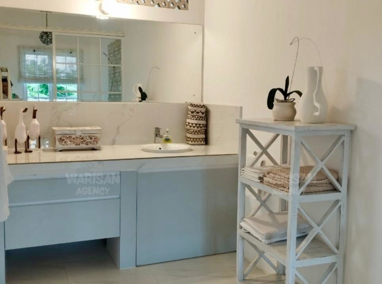 bathroom fully furnished