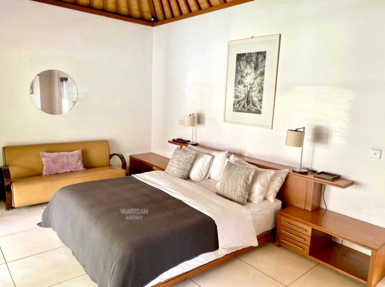 1 of the 3 bedrooms