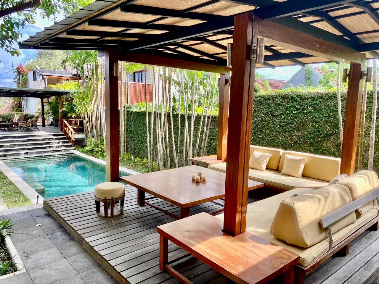 Lovely space near your private swimming pool