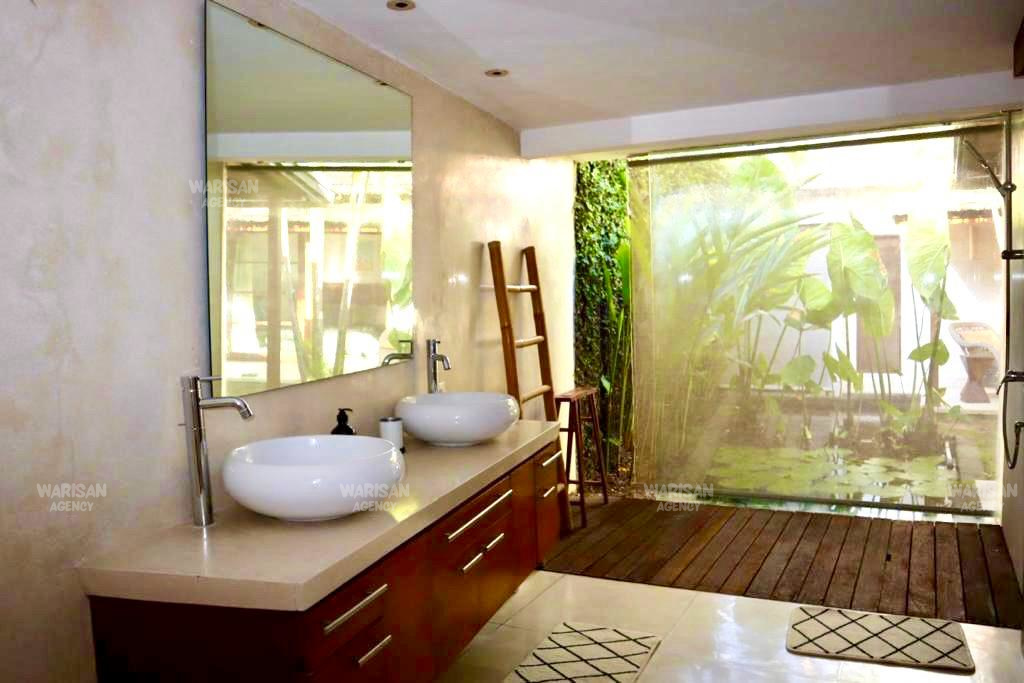 semin open bathroom