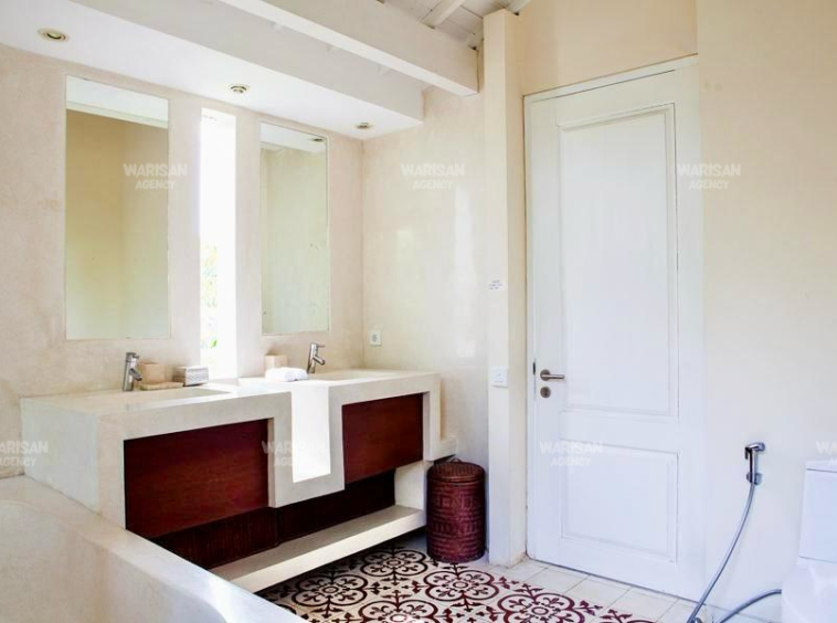 ensuite bathroom