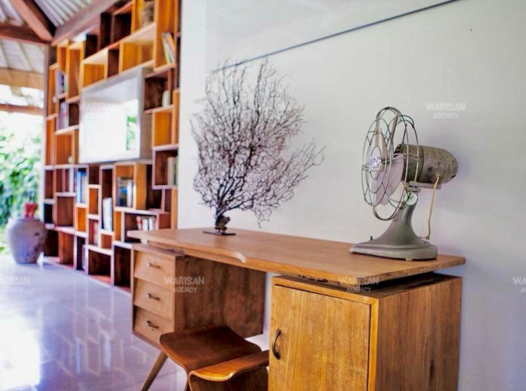 desk
