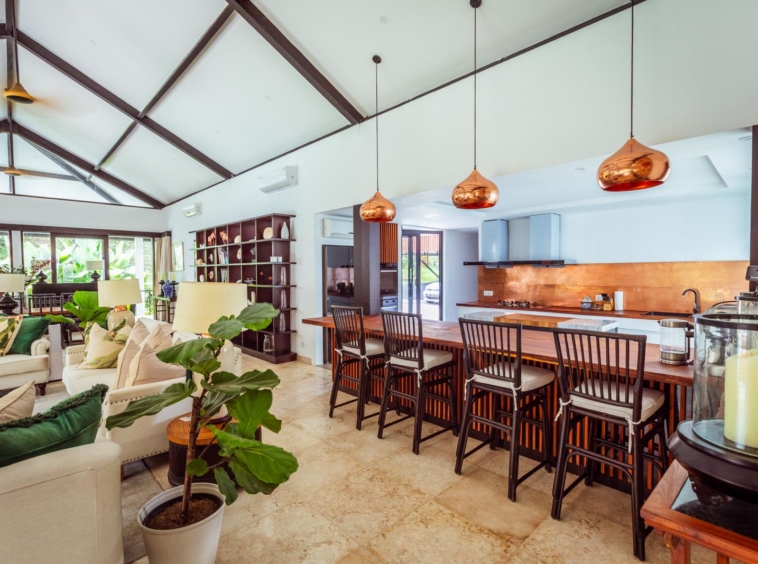 Fully equipped villa for sale