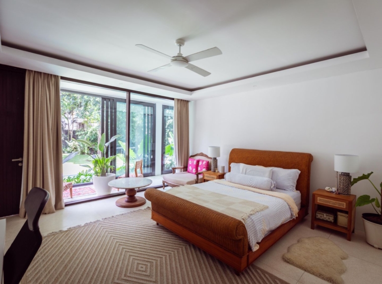 1 of the 4 bedrooms