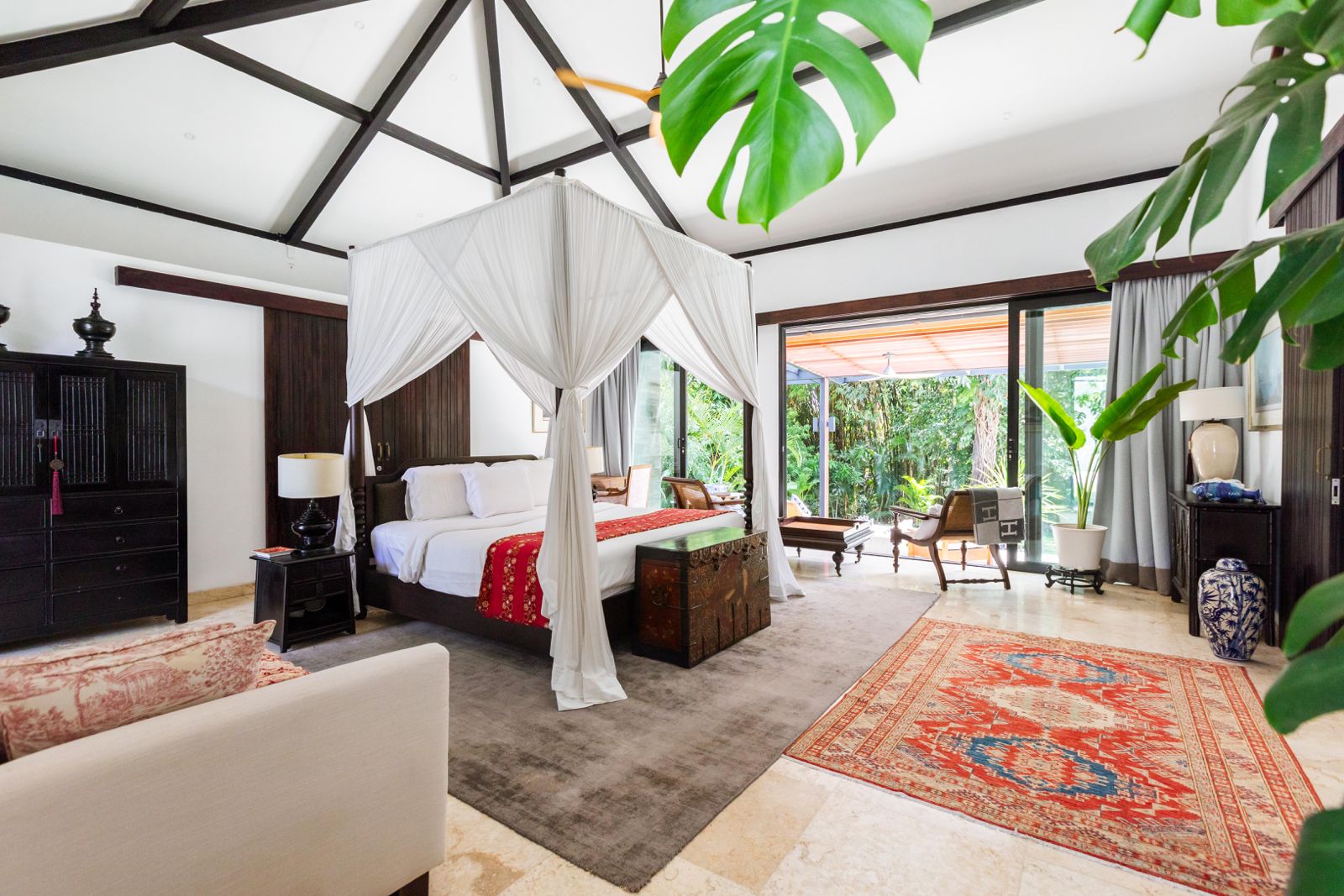 master ensuite bedroom