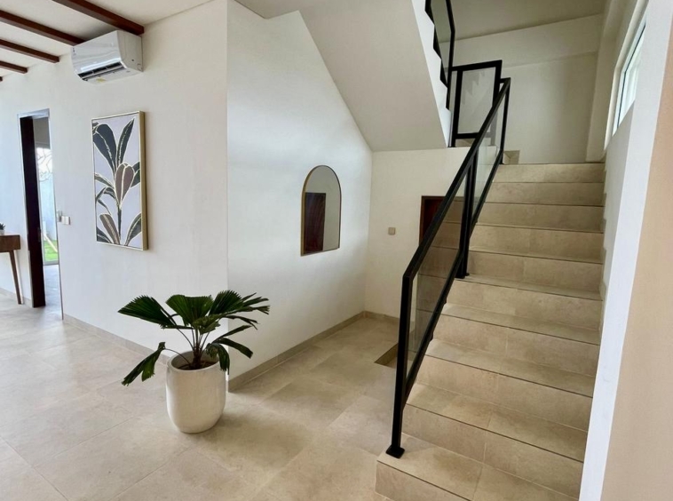 Big entrance for your guest