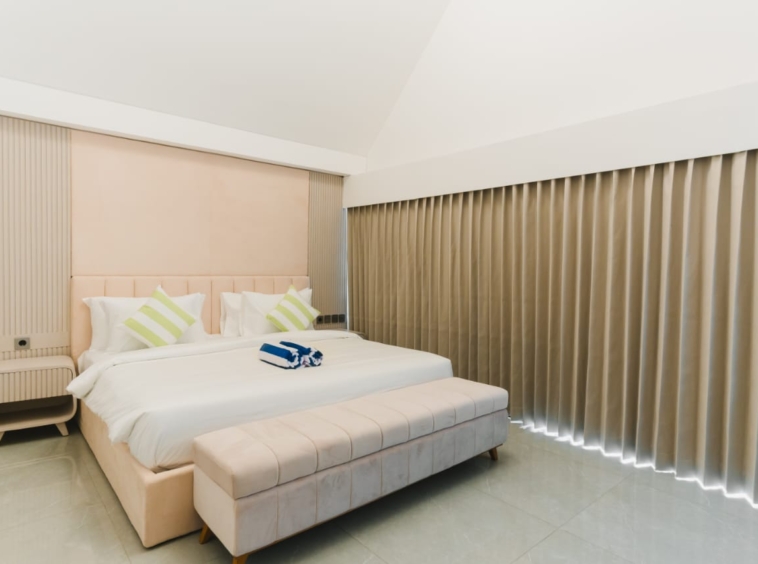 king size bed hotel quality