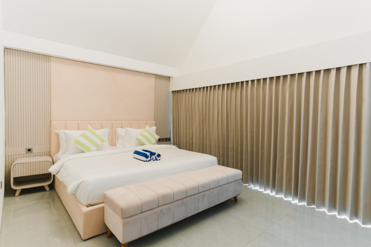 king size bed hotel quality