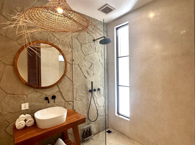 On of the 6 bathrooms