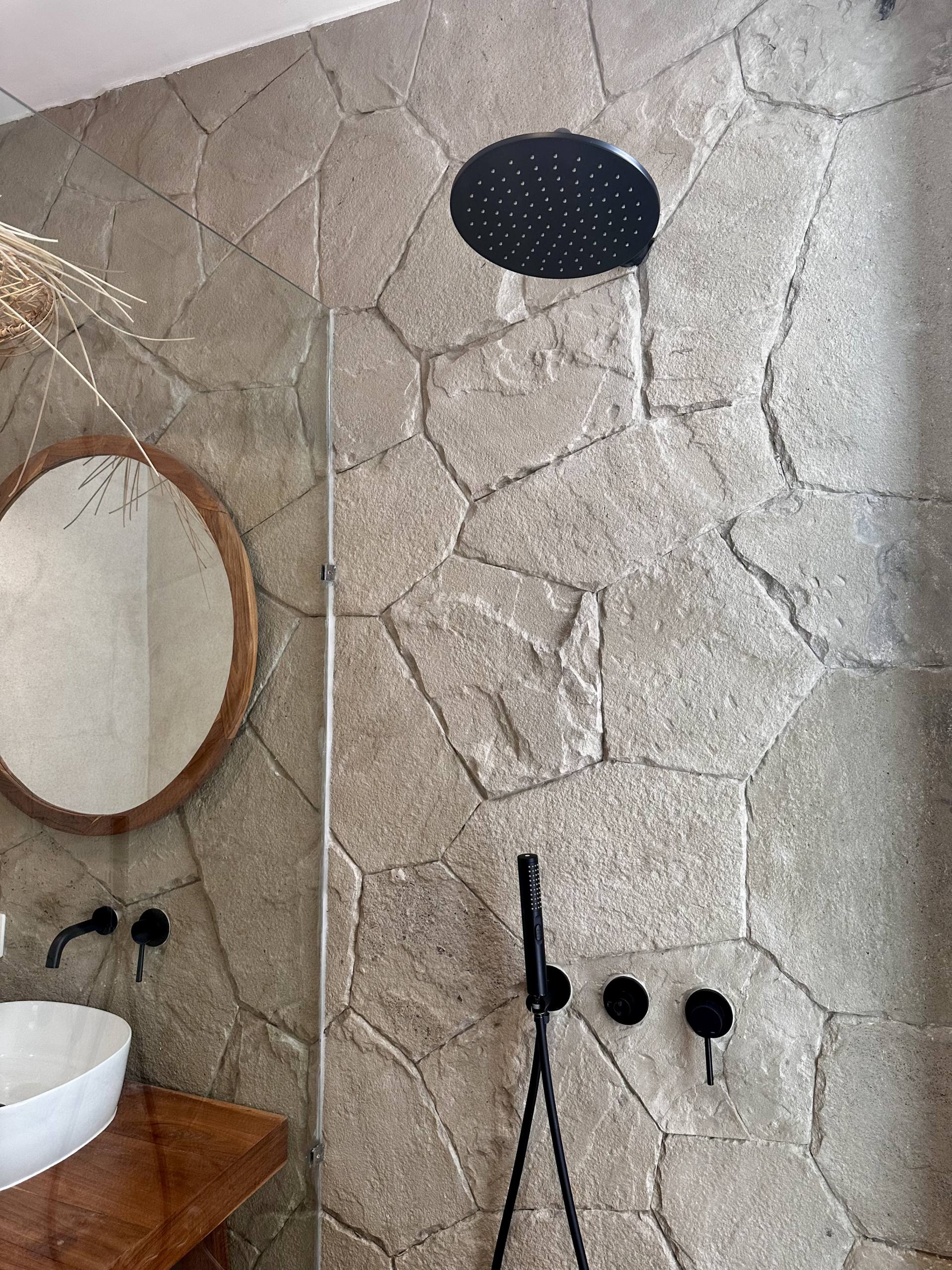 Shower ensuite