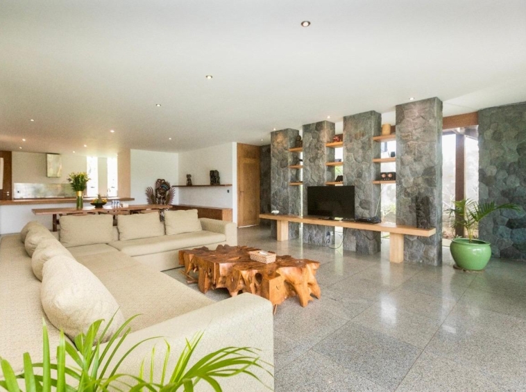 enclosed liing room