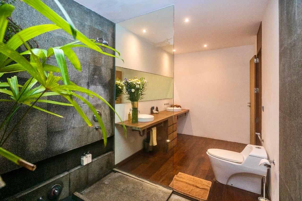 splendid bathrooms