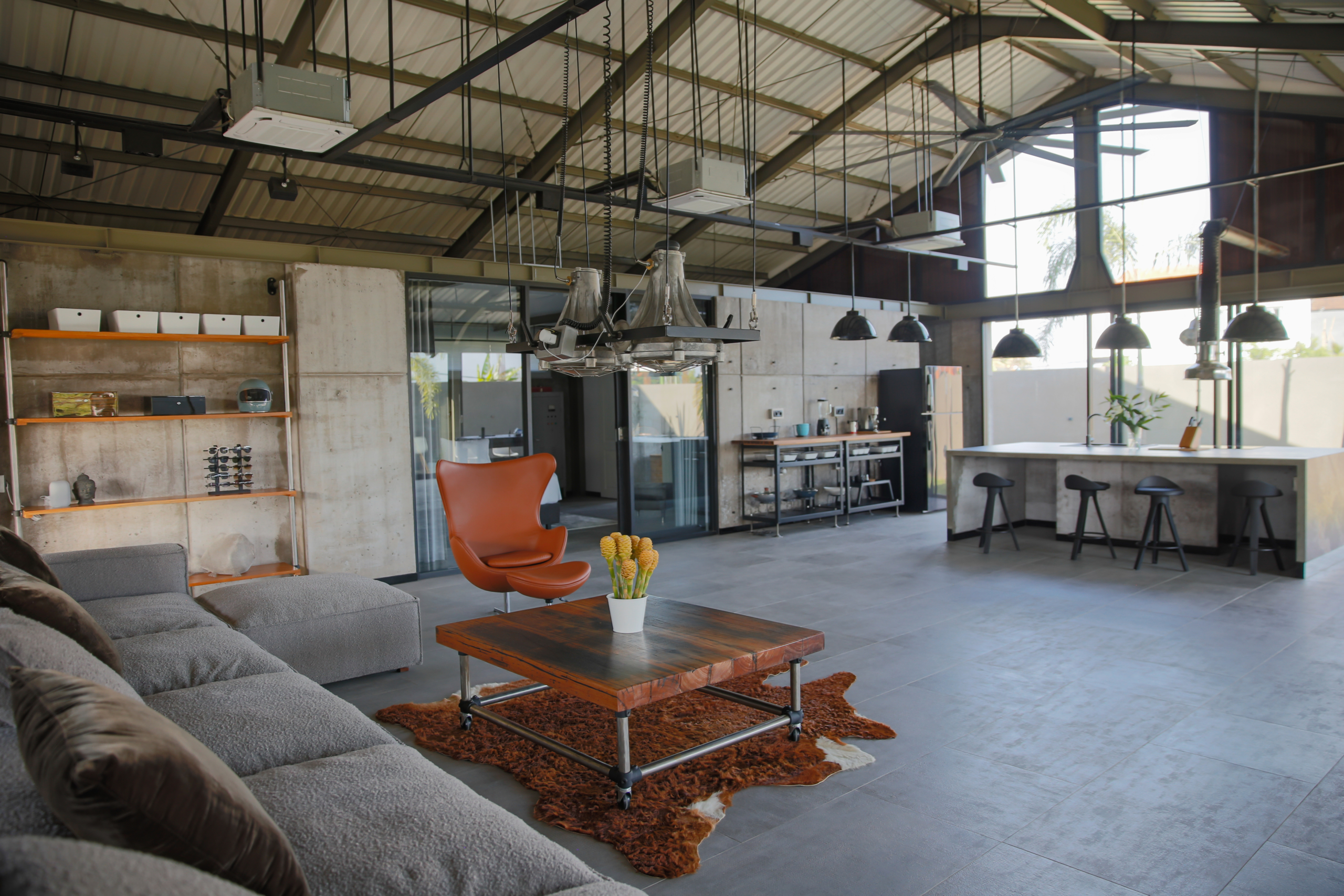 140 sqm living room