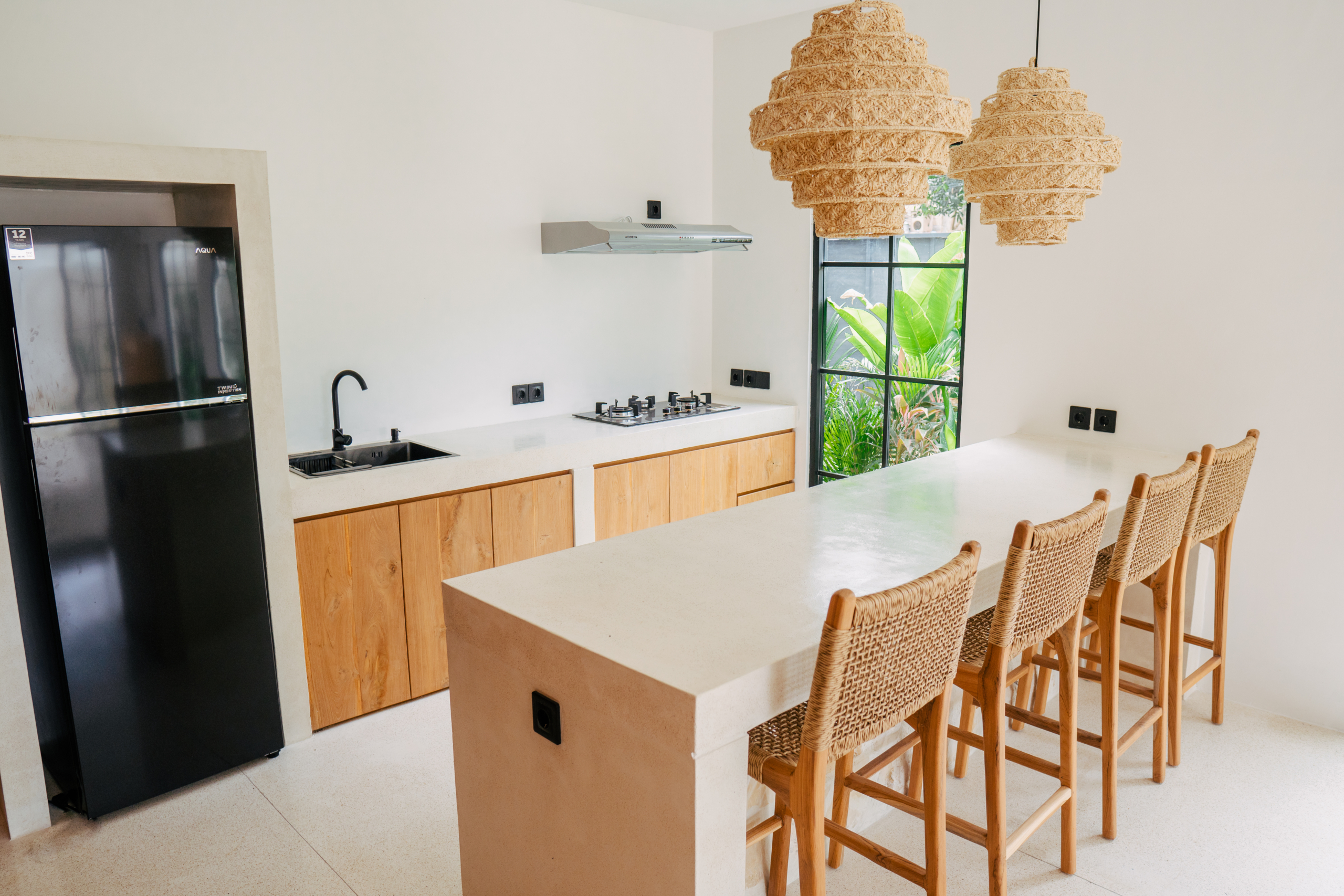 what a lovely kitchen to welcome your loved ones
