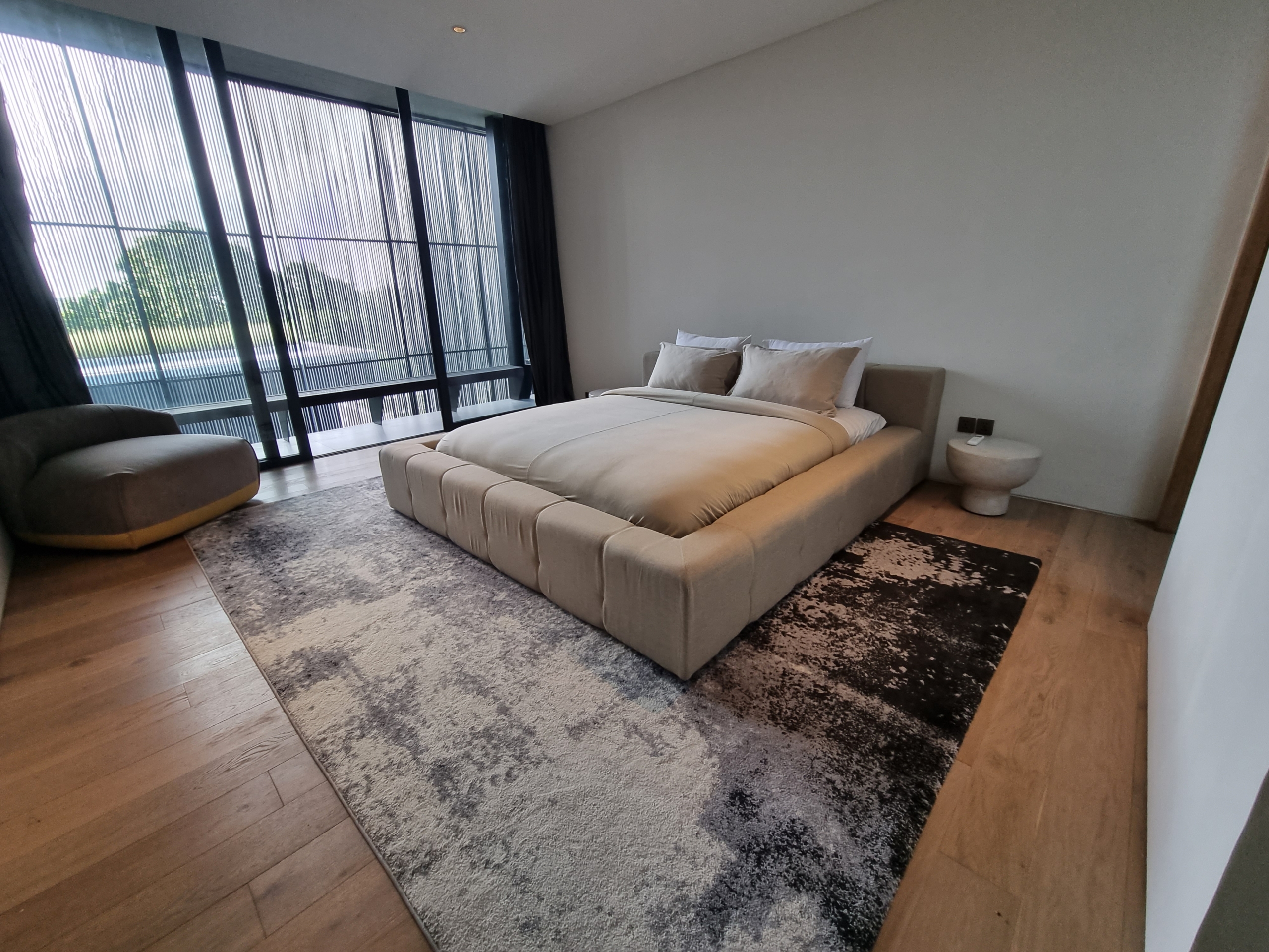 one of the 6 bedrooms
