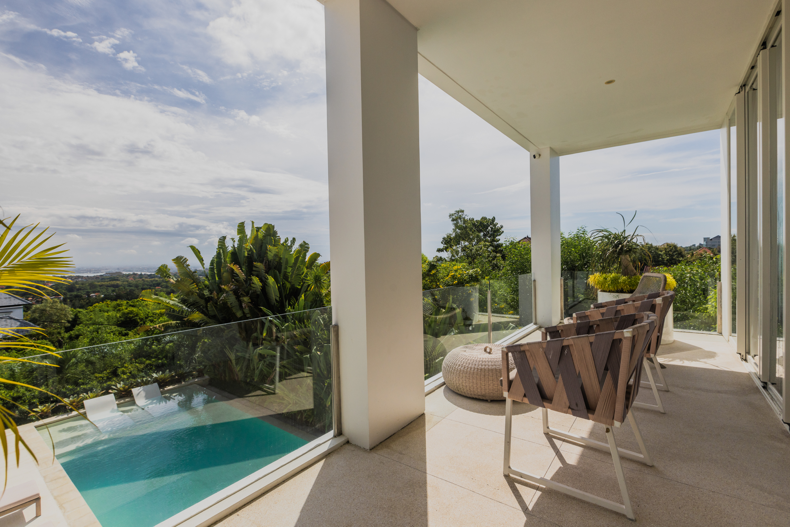 amazing balcony with ocen and swimming pool view