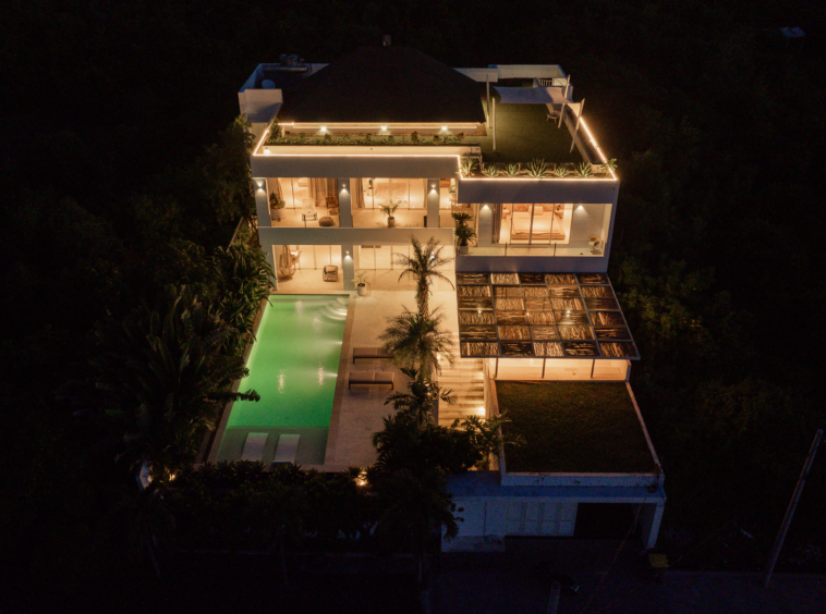 amazing villa for sale in Bukit