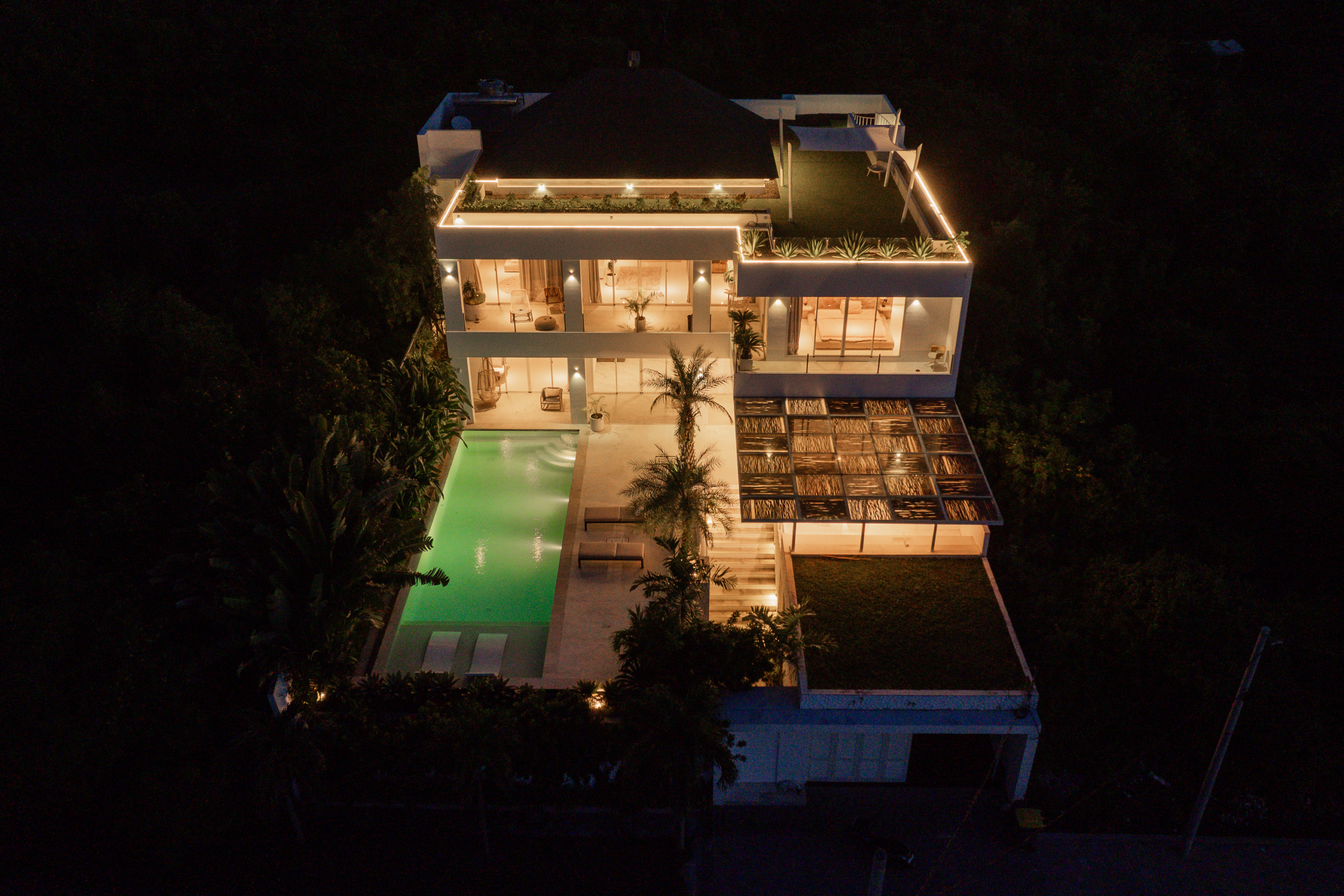 amazing villa for sale in Bukit