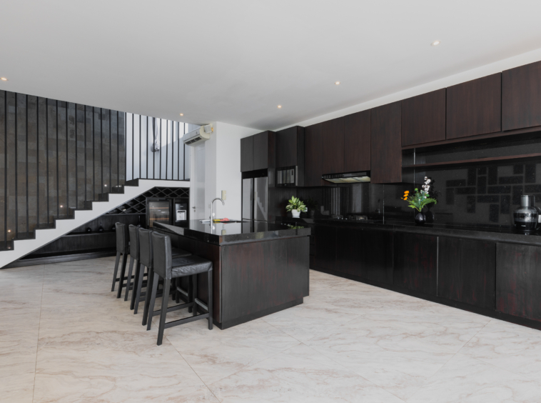 fully equiped kitchen