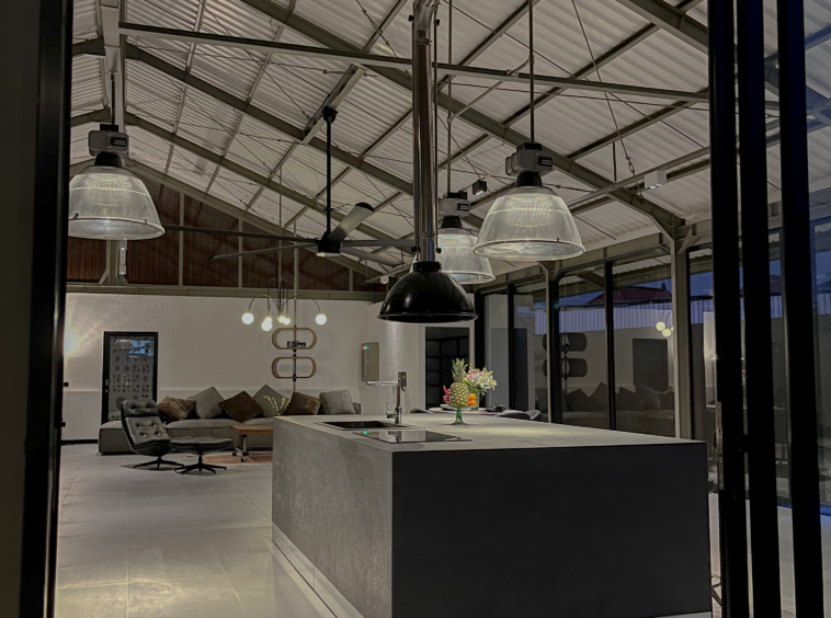 120 sqm living room
