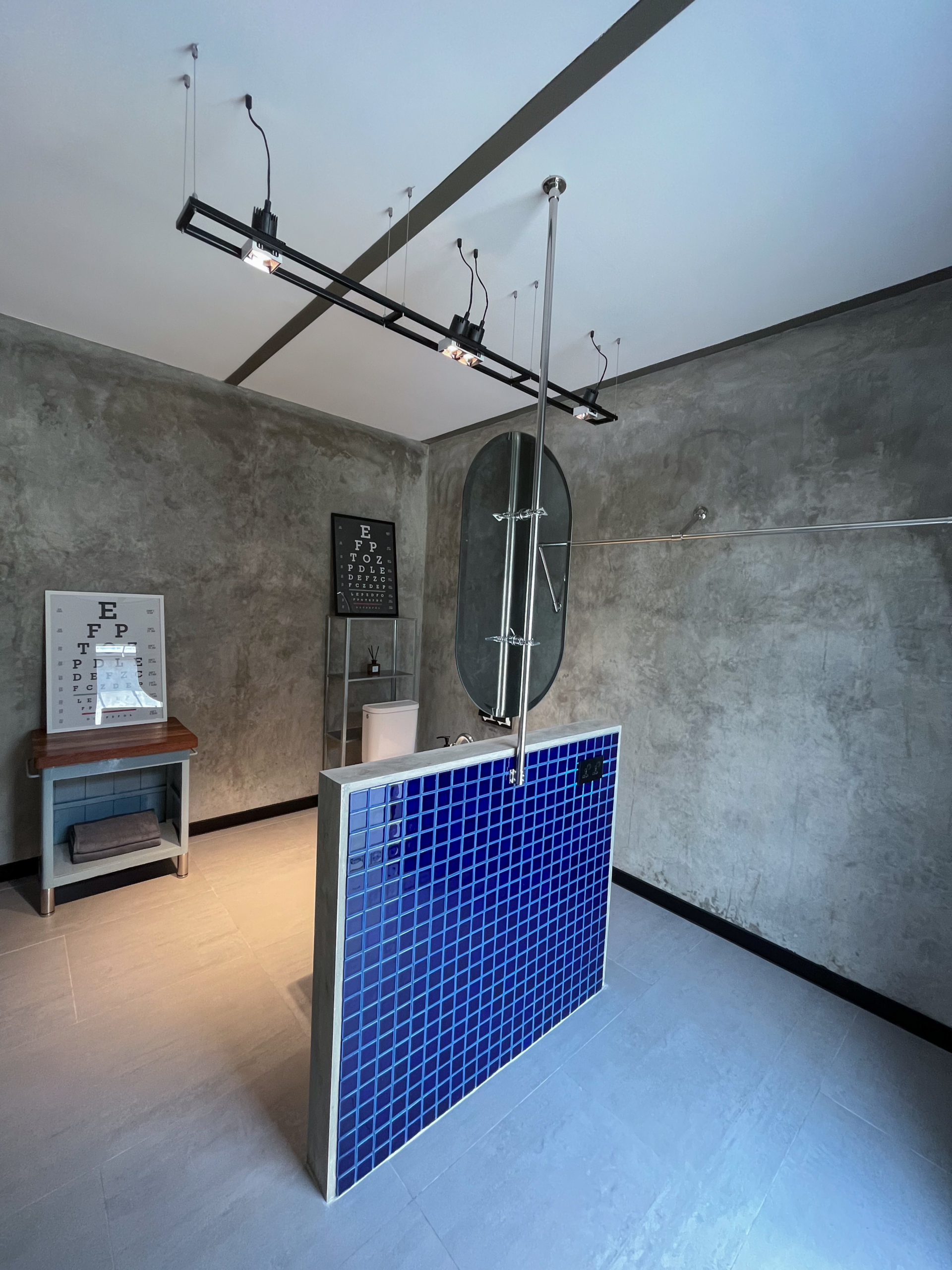amazing details in this modern stylish bathroom