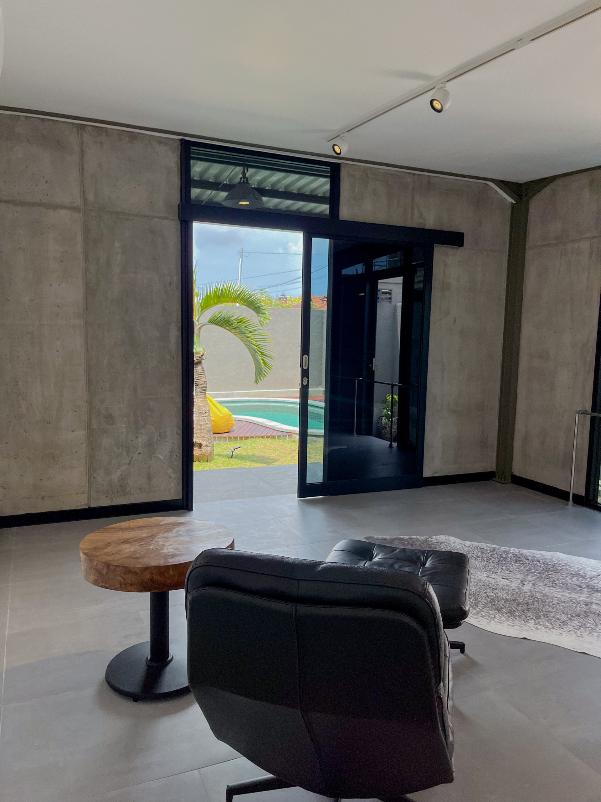 1 bedroom or office space