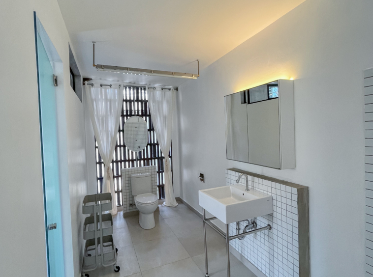 Ensuite bathroom