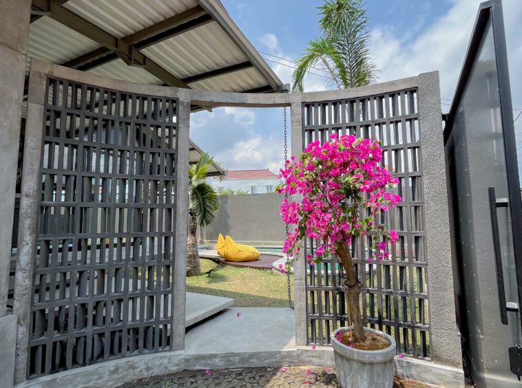lovely entrance