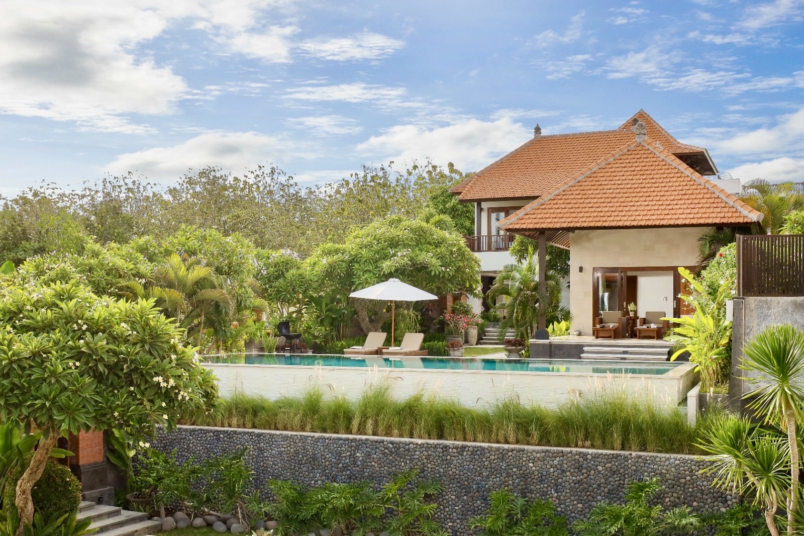 Aazing 3 bedrooms villa swimming pool.