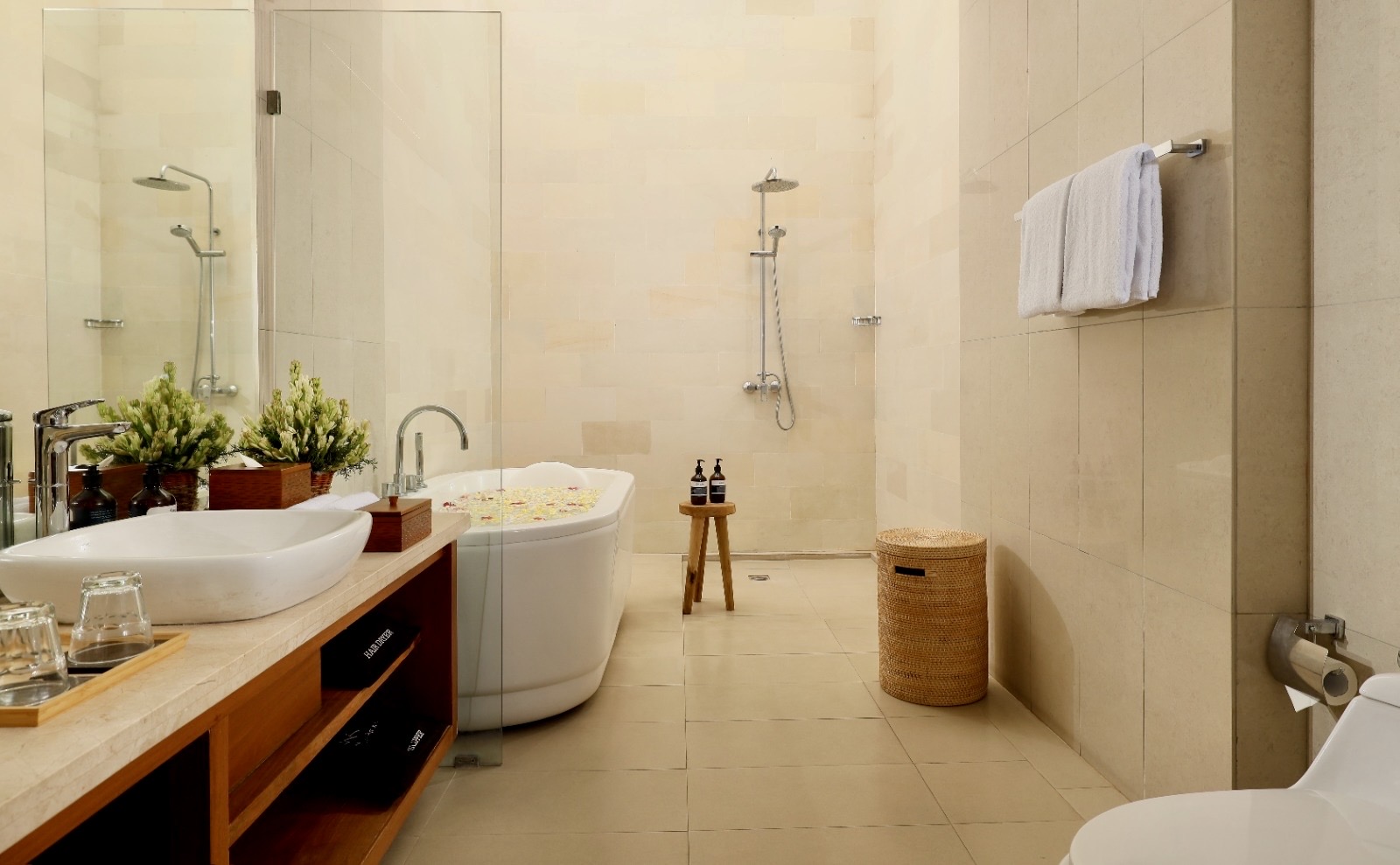 Spacious bathroom built with high quality materials