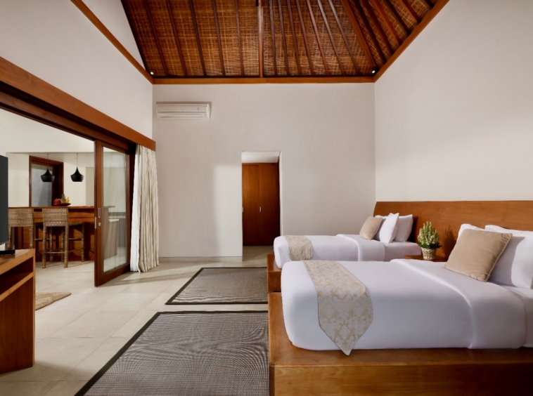 Some bedrooms have kins siez bed or twin beds