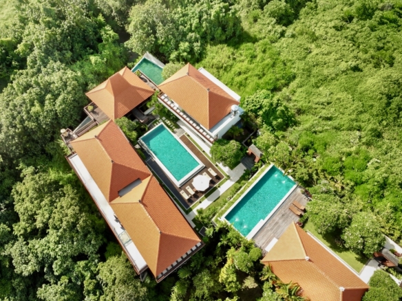 Amazing villa vomplex, 2 villas, 2 swimming pool for sale in Canggu bali