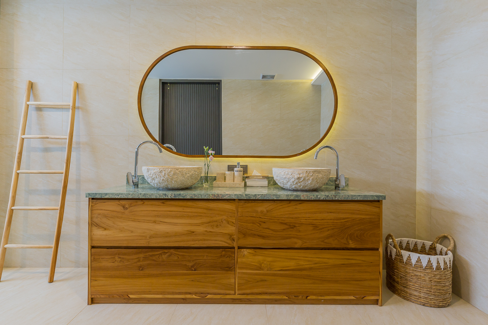 Ensuite bathroom with green marble shower in Luxury 3 Bedrooms Villa in Prime Umalas